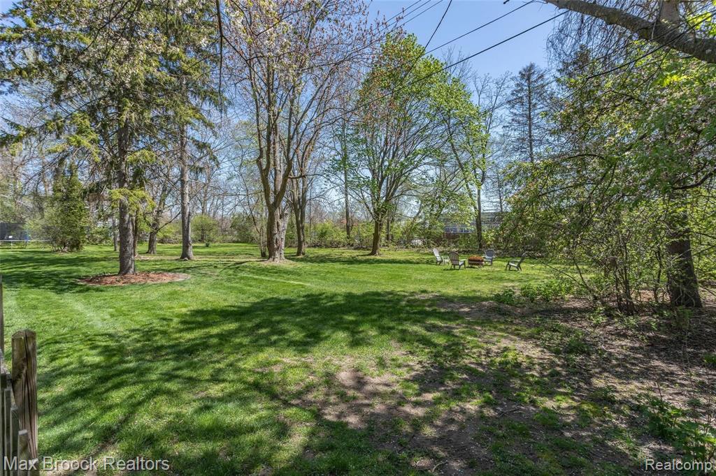 18277 Beverly Road Beverly Hills, MI 48025 - Photo 42 of 44