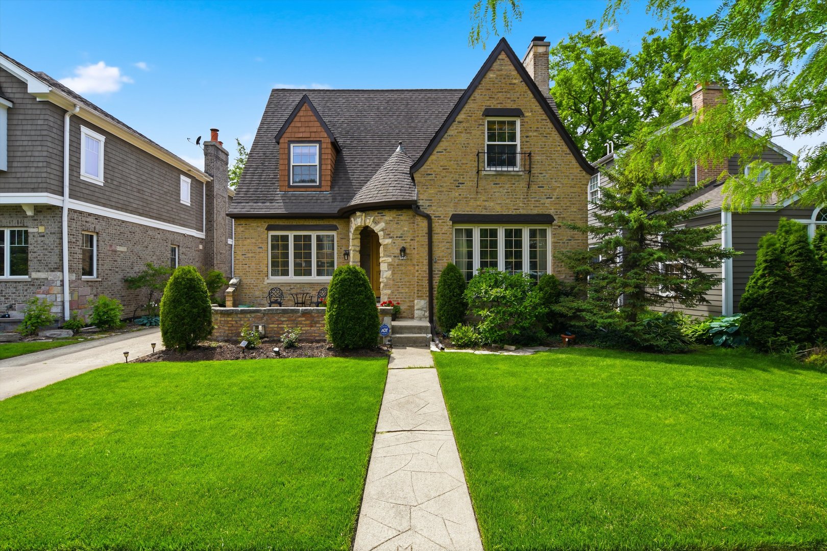 822 South Chester Avenue Park Ridge, IL 60068 - Photo 2 of 38