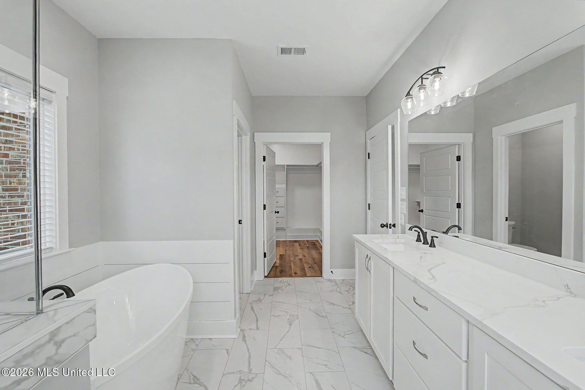2401 Lauren Way Hernando, MS 38632 - Photo 17 of 34 Master Bathroom View 2