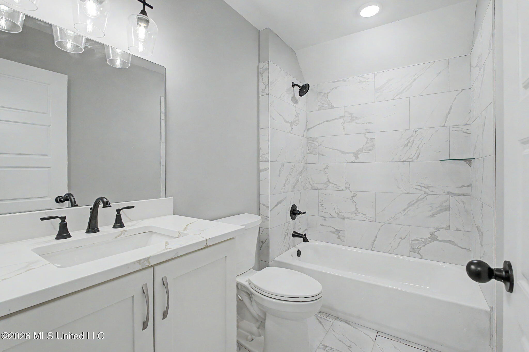 2401 Lauren Way Hernando, MS 38632 - Photo 25 of 34 Bathroom 4-Upstairs