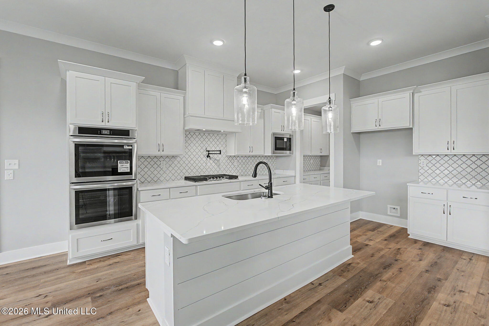 2401 Lauren Way Hernando, MS 38632 - Photo 9 of 34 Kitchen Island
