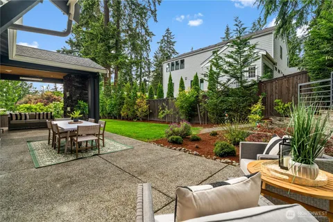$5,200,000 | 10668 Southeast 32nd Street, Bellevue, WA 98004