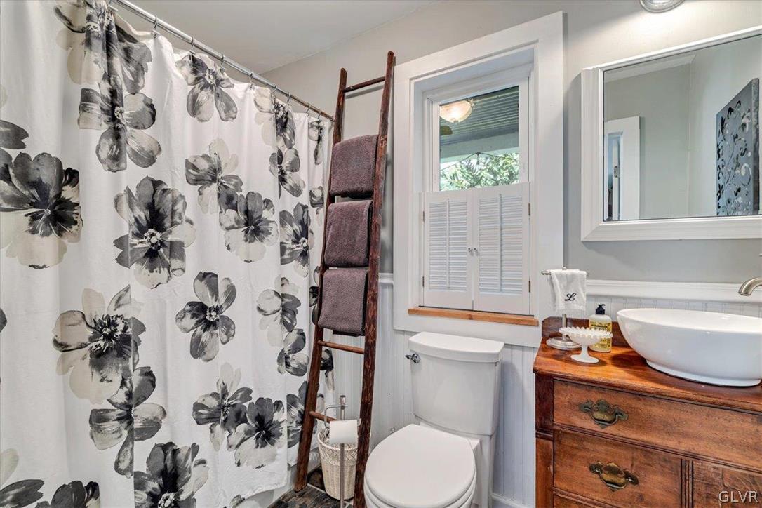 159 Monomonock Road Cresco, PA 18326 - Photo 16 of 50 a bathroom with a sink toilet and shower