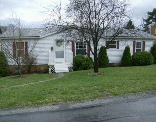 1488 Evelyn Road Baldwin, PA 15227 - Photo 1 of 8 Exterior Front.