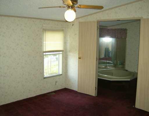 1488 Evelyn Road Baldwin, PA 15227 - Photo 4 of 8 Master Bedroom.