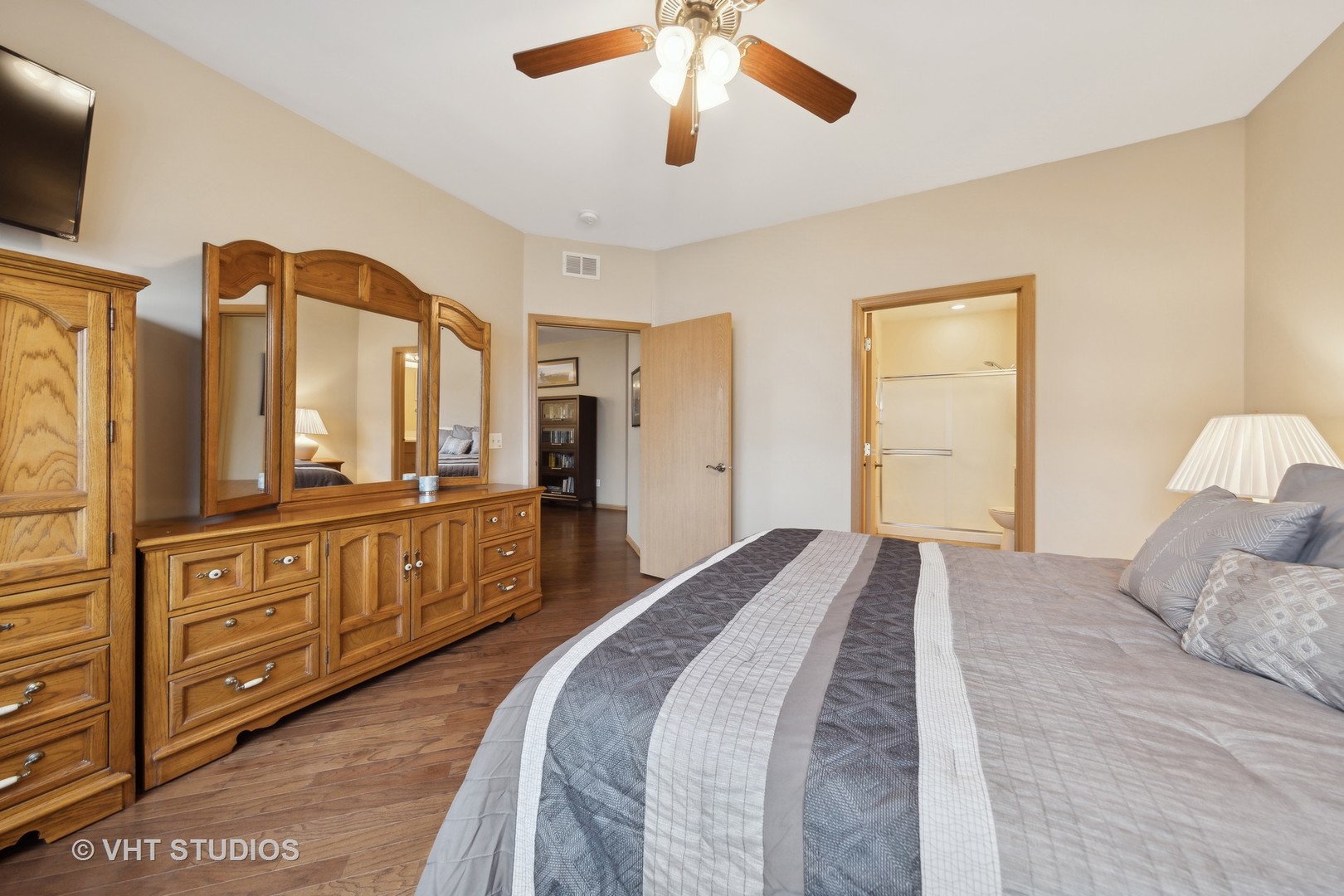 640 Empire Way Romeoville, IL 60446 - Photo 11 of 30 Gallery Image 11