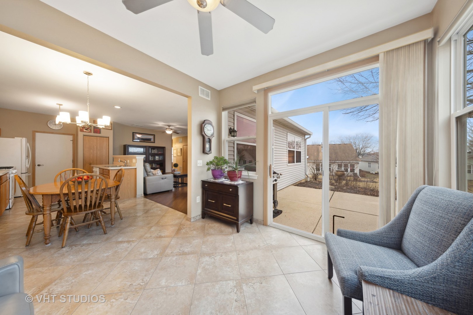 640 Empire Way Romeoville, IL 60446 - Photo 8 of 30 Gallery Image 8