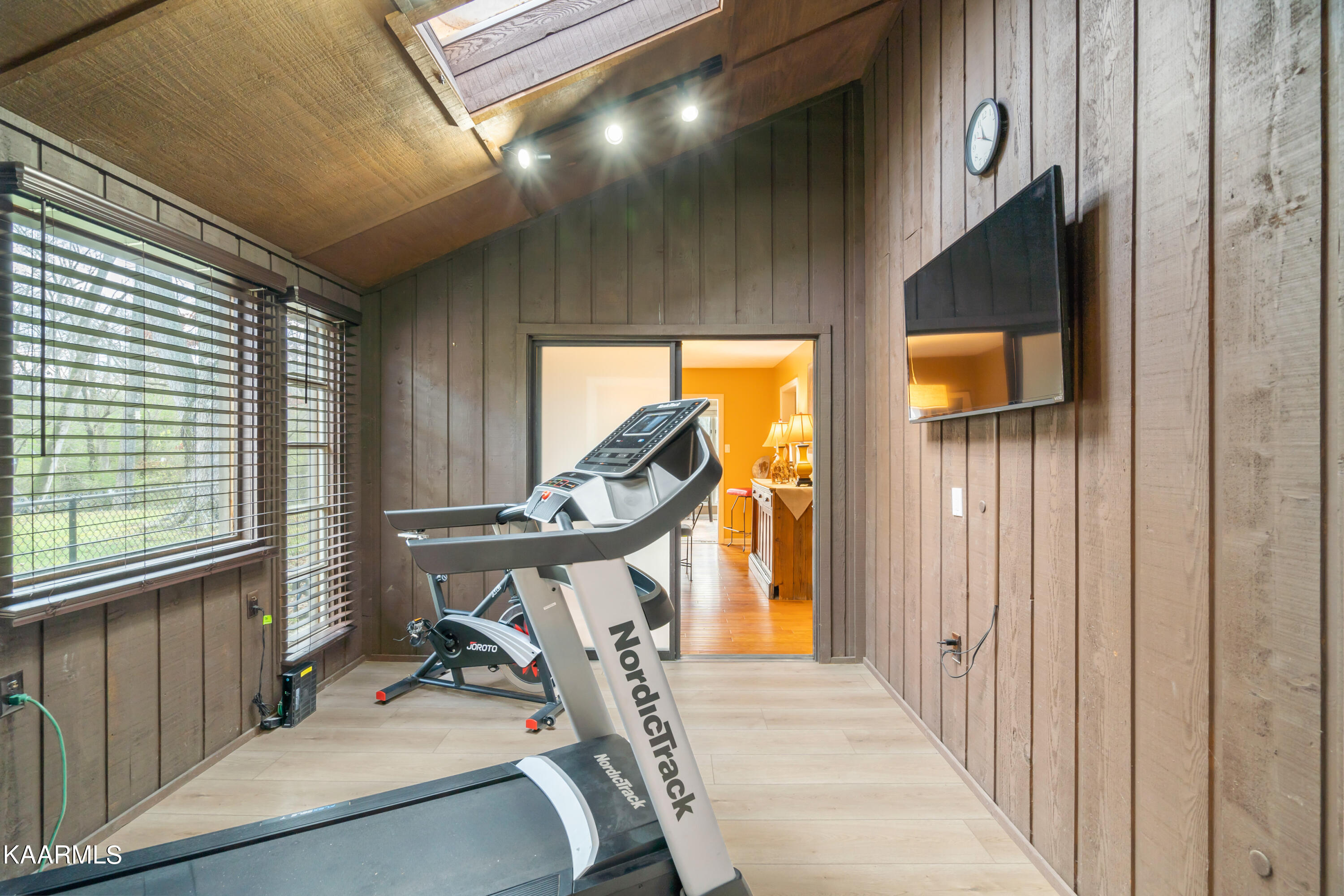 140 Grandcove Lane Oak Ridge, TN 37830 - Photo 22 of 36 140 Grandcove Lane-31