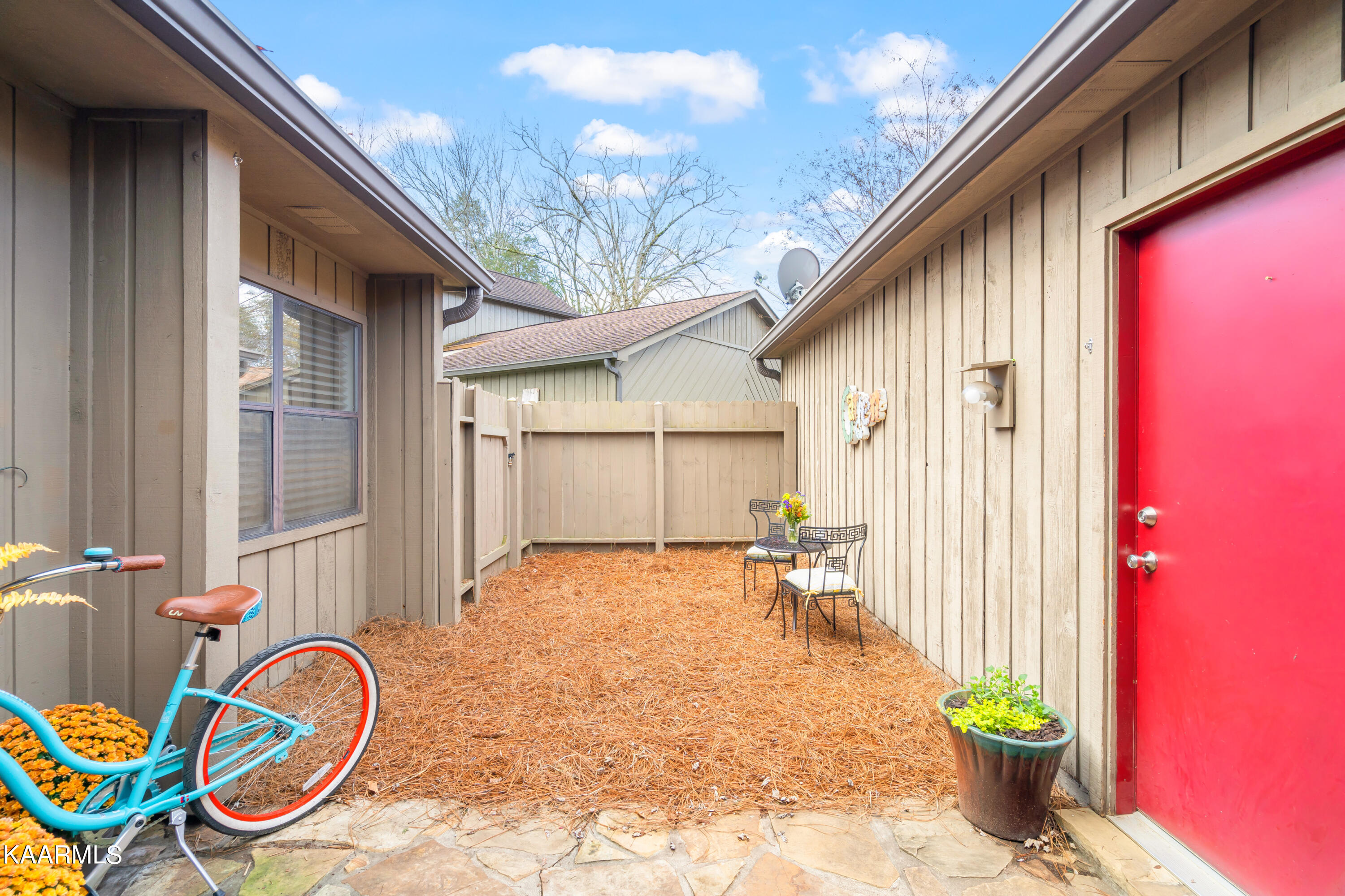 140 Grandcove Lane Oak Ridge, TN 37830 - Photo 4 of 36 140 Grandcove Lane-41