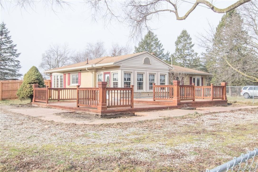 6693 Lingane Road Chelsea, MI 48118 - Photo 44 of 53 DSC_0150.jpg