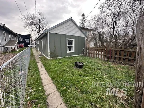 $299,000 | 503 South Almon Street, Moscow, ID 83843