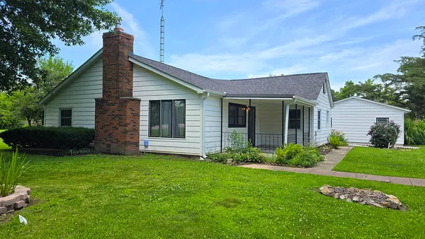 $159,900 | 2769 Old 51 Road, Sandoval, IL 62882