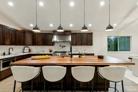 $2,375,000 | 2051 Nez Perce Drive, South Lake Tahoe, CA 96150