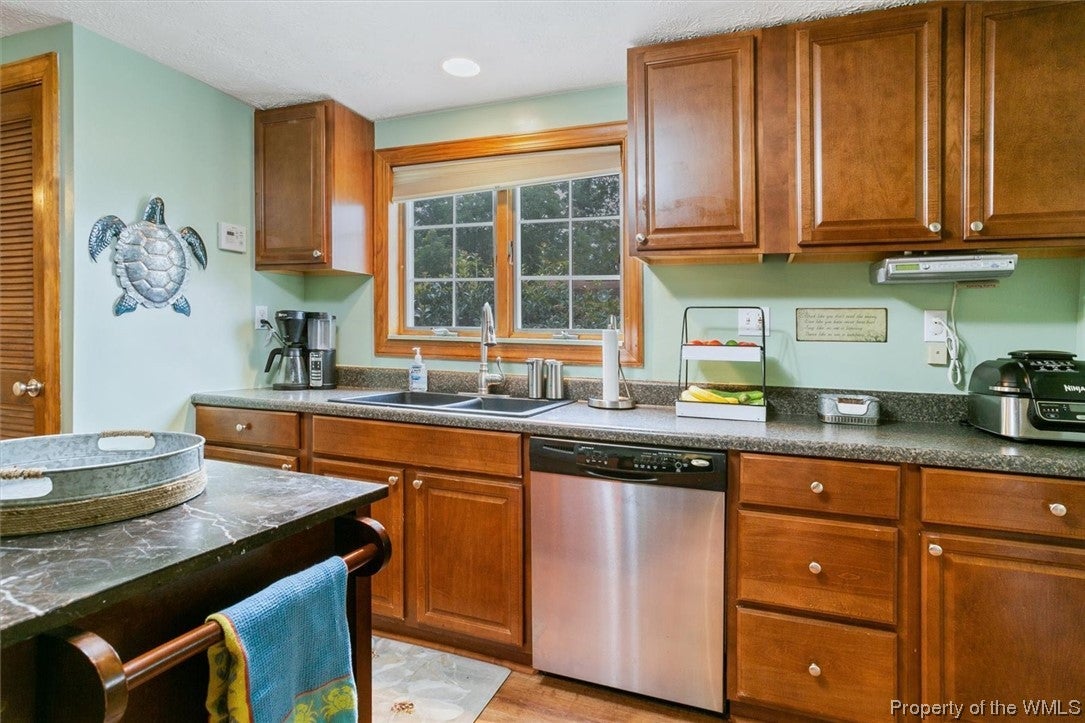 714 Beach Road Hampton, VA 23664 - Photo 18 of 36 Gallery Image 18