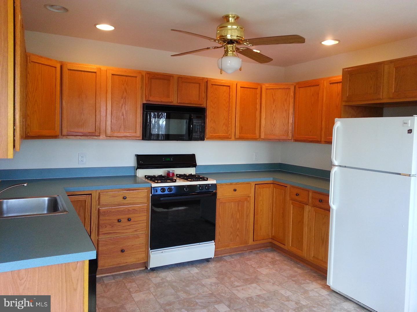 1233 Township Line Road Chalfont, PA 18914 - Photo 5 of 23 Kitchen