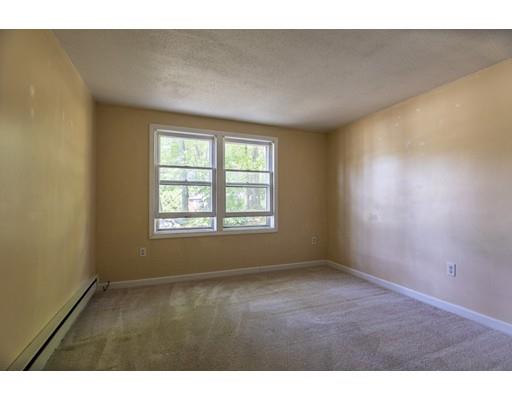 9 Burlington Road Nashua, NH 03062 - Photo 5 of 13