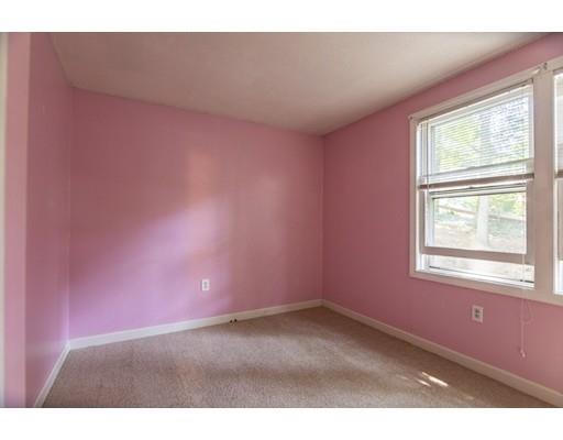 9 Burlington Road Nashua, NH 03062 - Photo 6 of 13