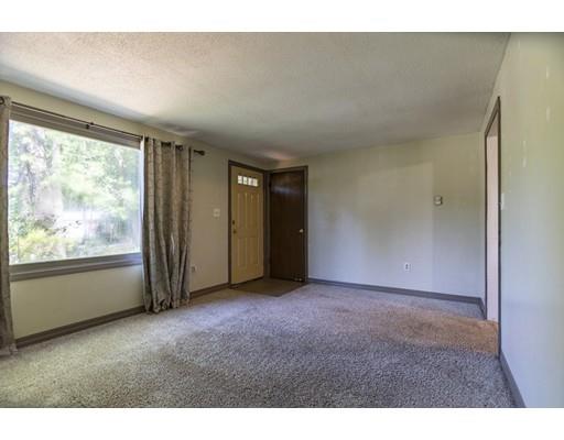 9 Burlington Road Nashua, NH 03062 - Photo 10 of 13
