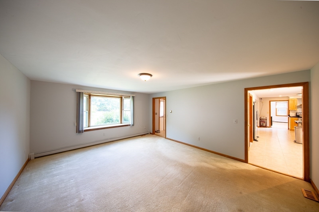 66 Westcott Road Hopedale, MA 01747 - Photo 8 of 27 Gallery Image 8