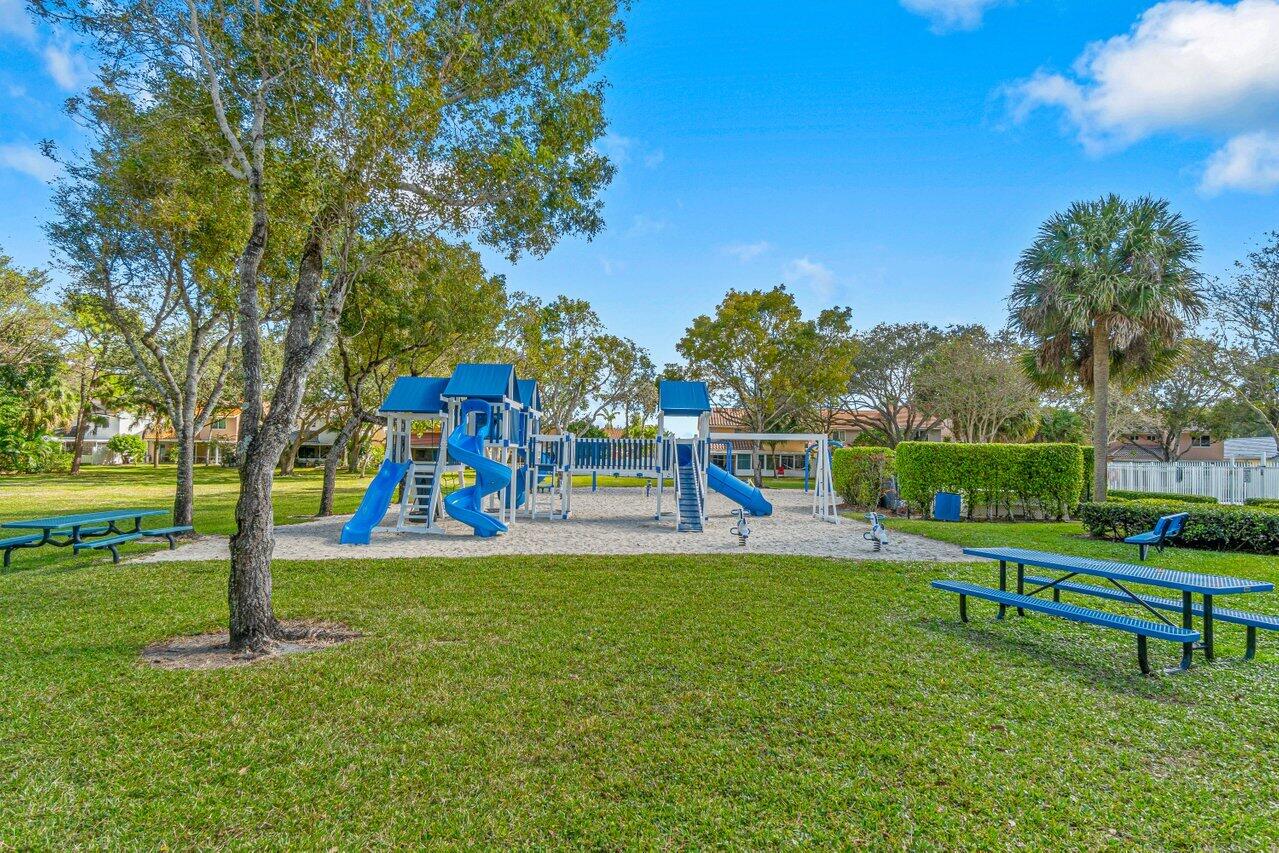 10380 Sunstream Lane Boca Raton, FL 33428 - Photo 37 of 41 ikik