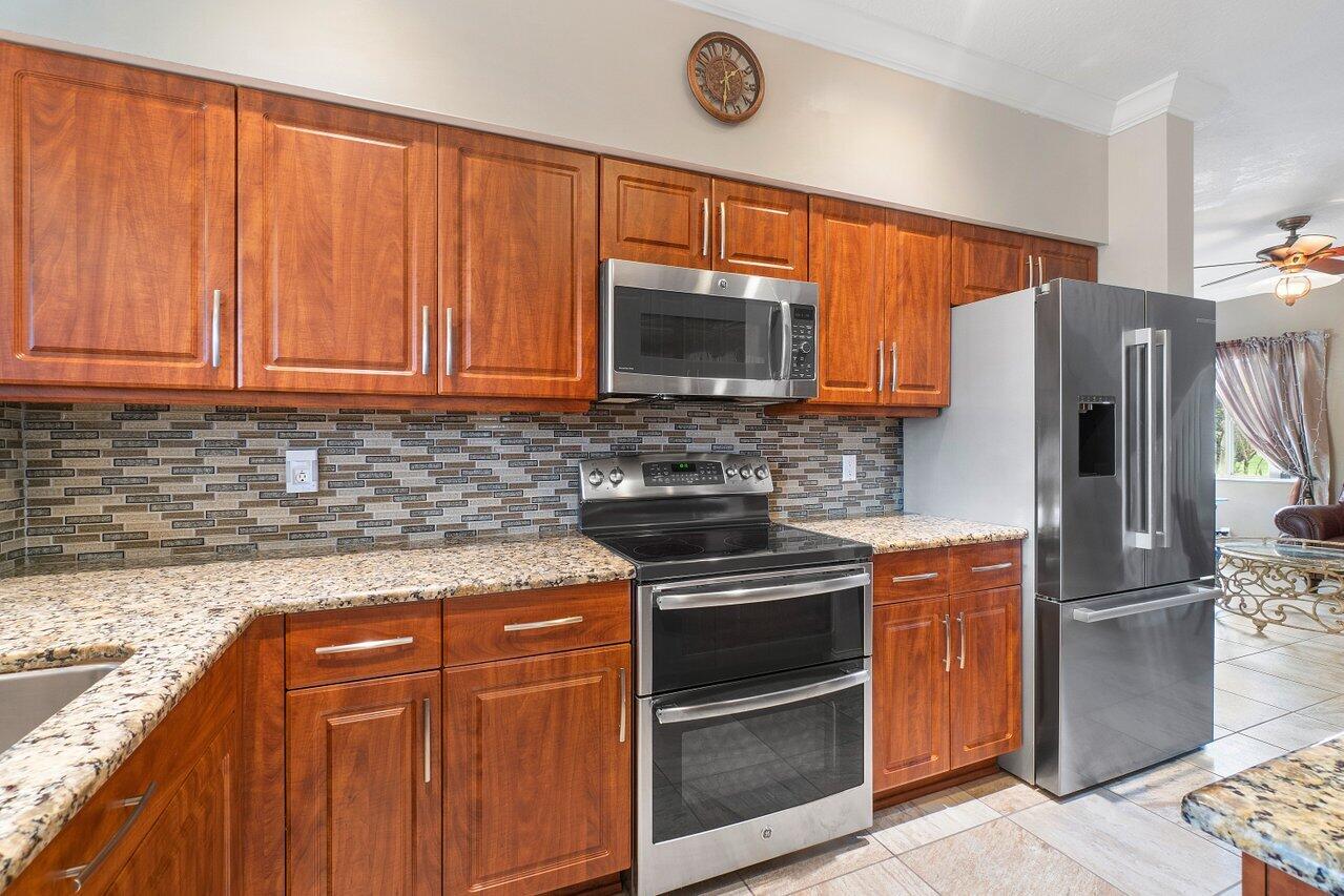 10380 Sunstream Lane Boca Raton, FL 33428 - Photo 5 of 41 rtew