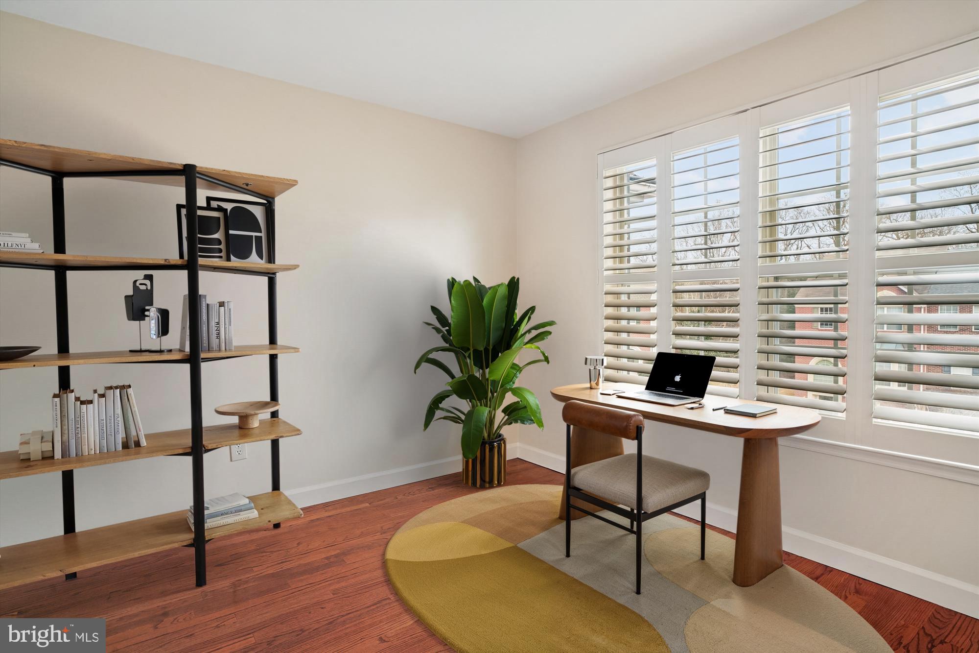 3232 Escapade Circle Riva, MD 21140 - Photo 22 of 38 a view of a livingroom with furniture and a potted plant