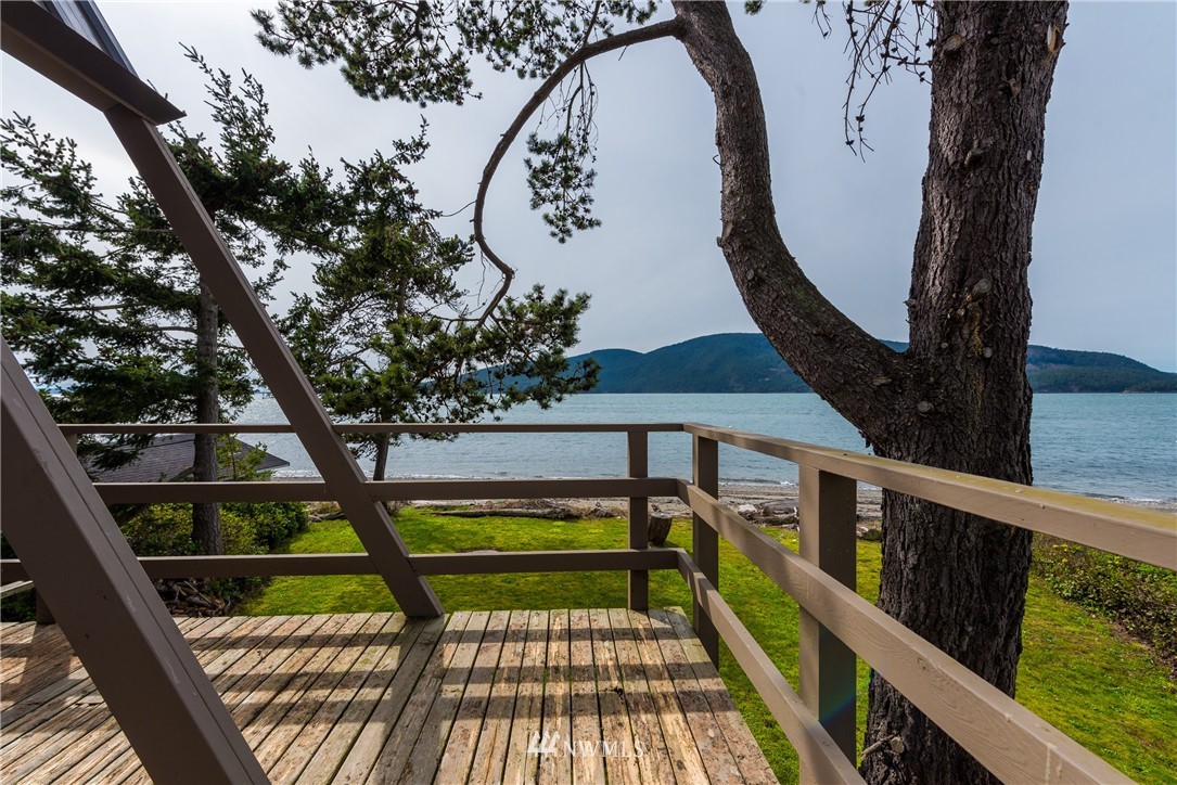 6424 West Shore Road Anacortes, WA 98221 - Photo 14 of 20 Gallery Image 14