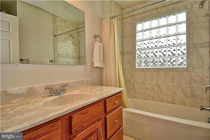 14927 Harrisville Road Mount Airy, MD 21771 - Photo 22 of 30 Bath