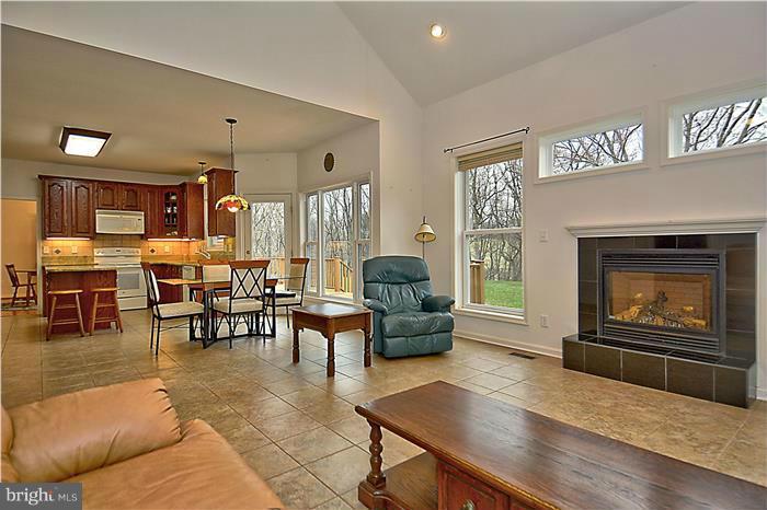 14927 Harrisville Road Mount Airy, MD 21771 - Photo 7 of 30 Family Room