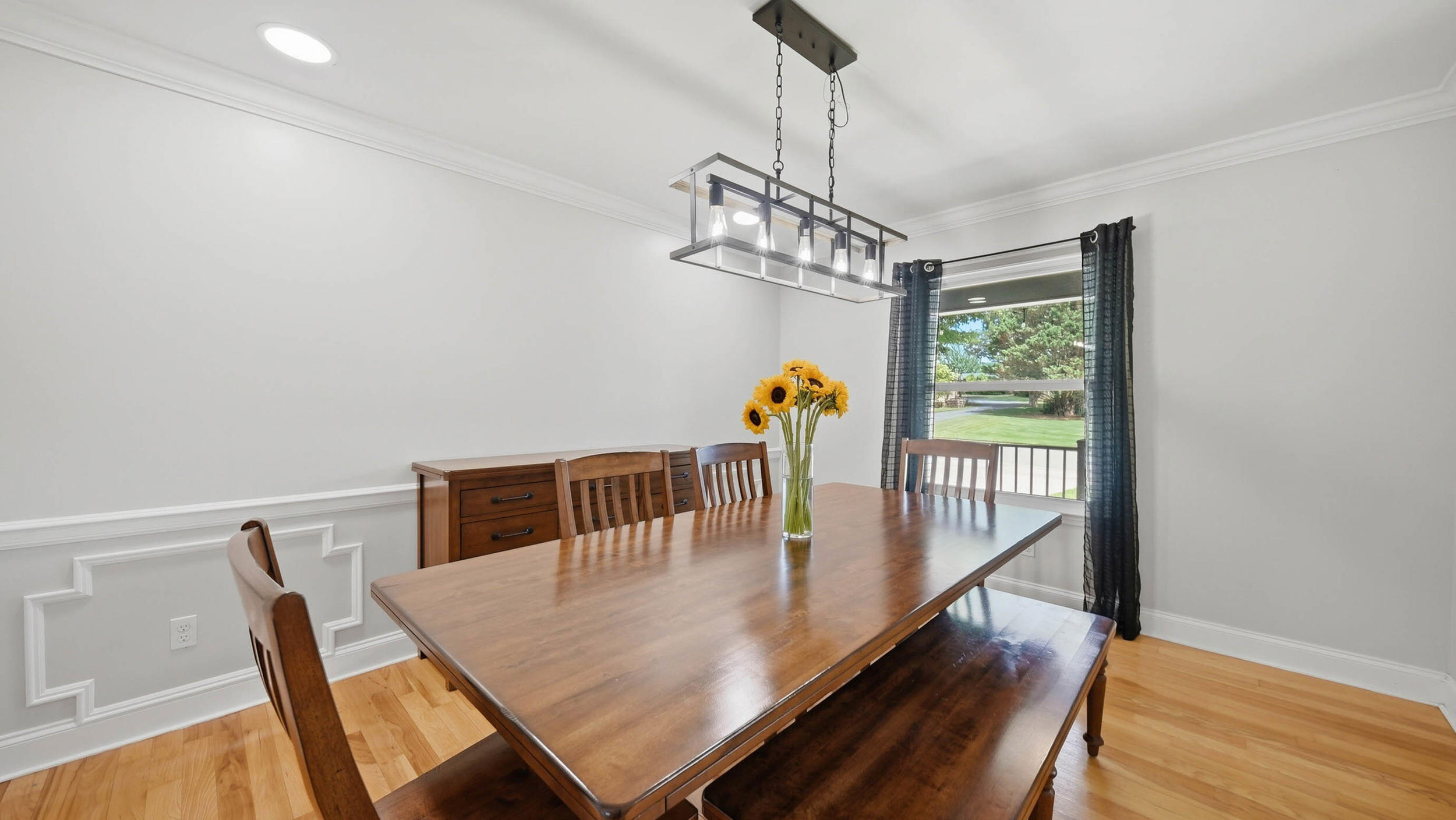 205 Masters Road Hixson, TN 37343 - Photo 12 of 40 Dining Area with Great Flow