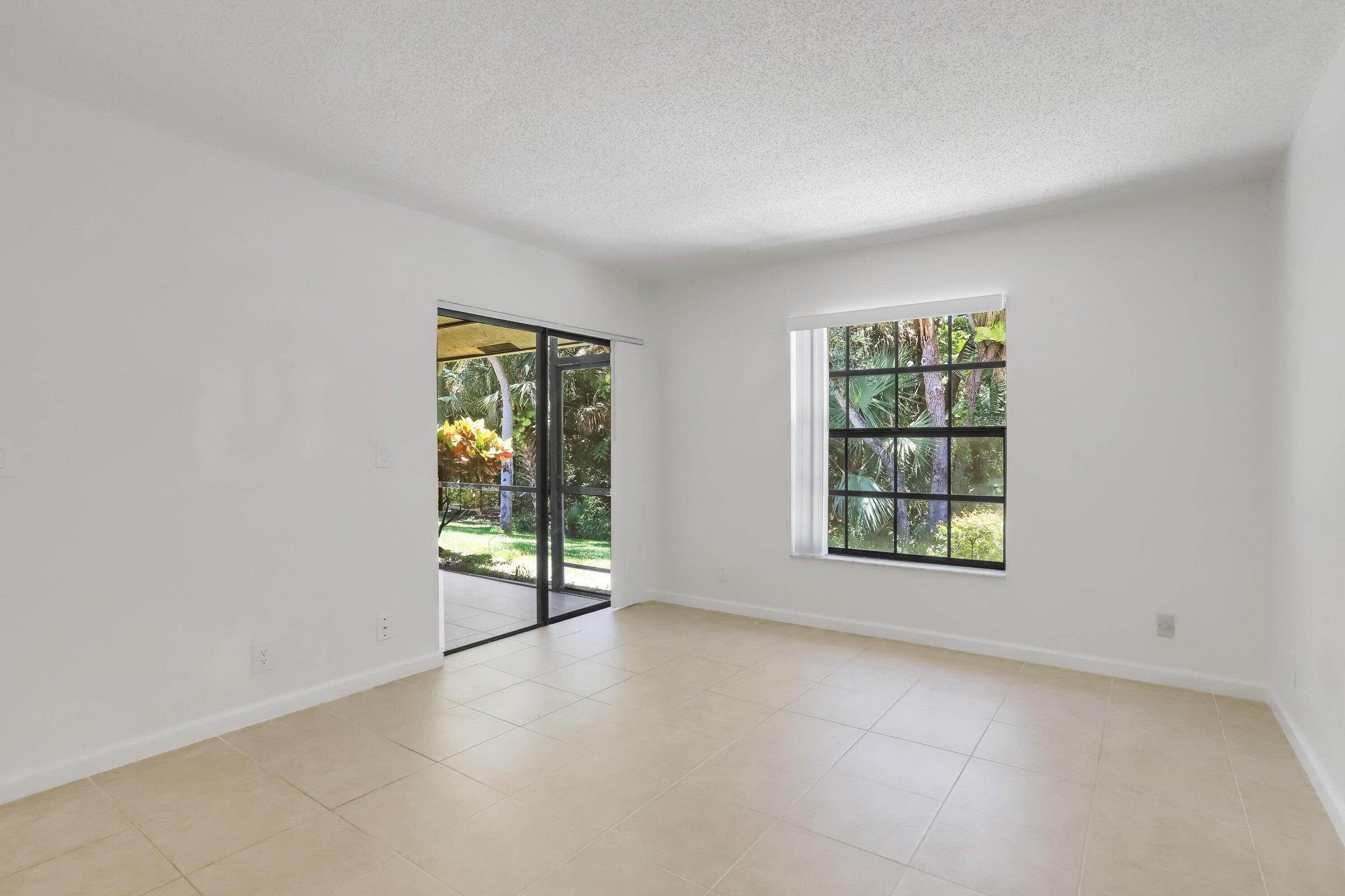 470 Hardwood Place Boca Raton, FL 33431 - Photo 14 of 22 Hardwood 14