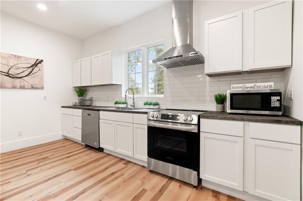 420 Wendel Road Irwin, PA 15642 - Photo 7 of 41 All Brand new Stainless Steel Appliances!!