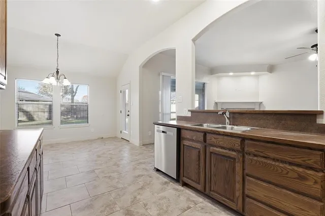 $2,500 | 413 Lighthouse Court, Joshua, TX 76058