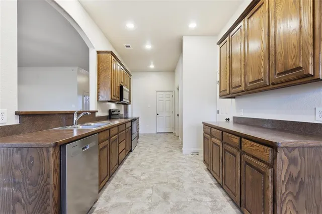 $2,500 | 413 Lighthouse Court, Joshua, TX 76058