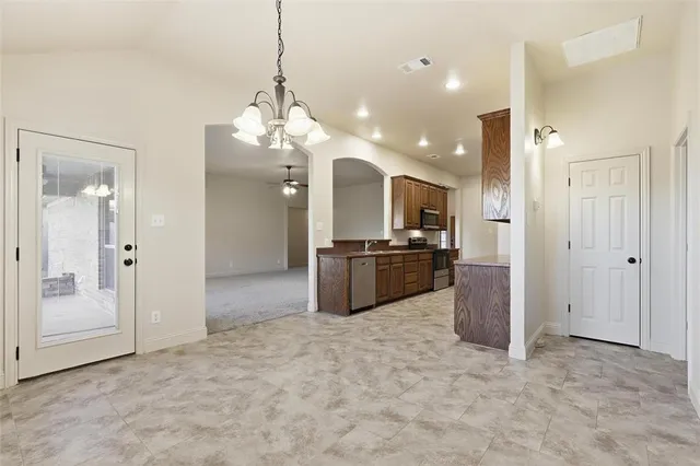 $2,500 | 413 Lighthouse Court, Joshua, TX 76058