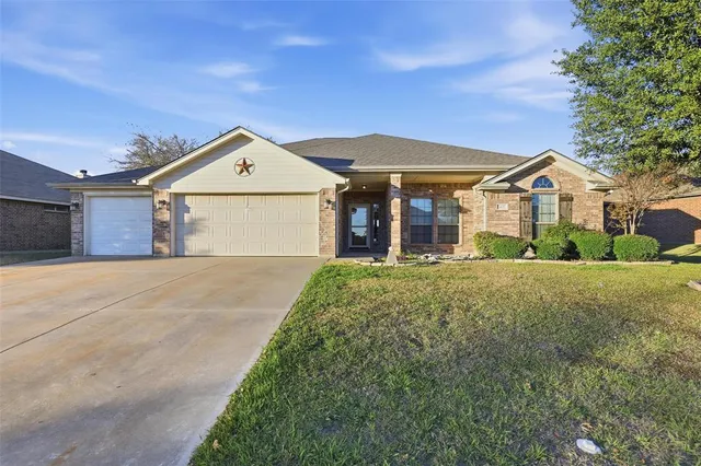 $2,500 | 413 Lighthouse Court, Joshua, TX 76058