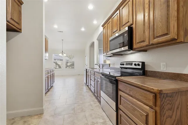 $2,500 | 413 Lighthouse Court, Joshua, TX 76058