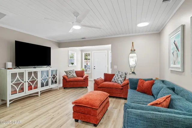 $418,200 | 6304 Thomas Drive, Unit U7, Panama City Beach, FL 32408