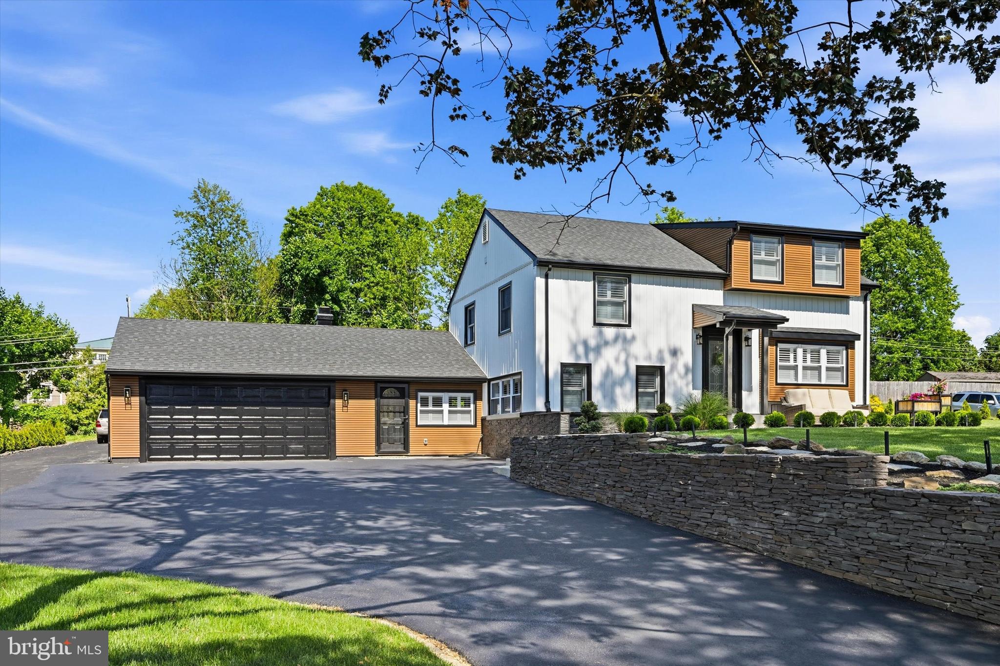 21 Ruby Road Chadds Ford, PA 19317 - Photo 2 of 36 Garage + Driveway Parking