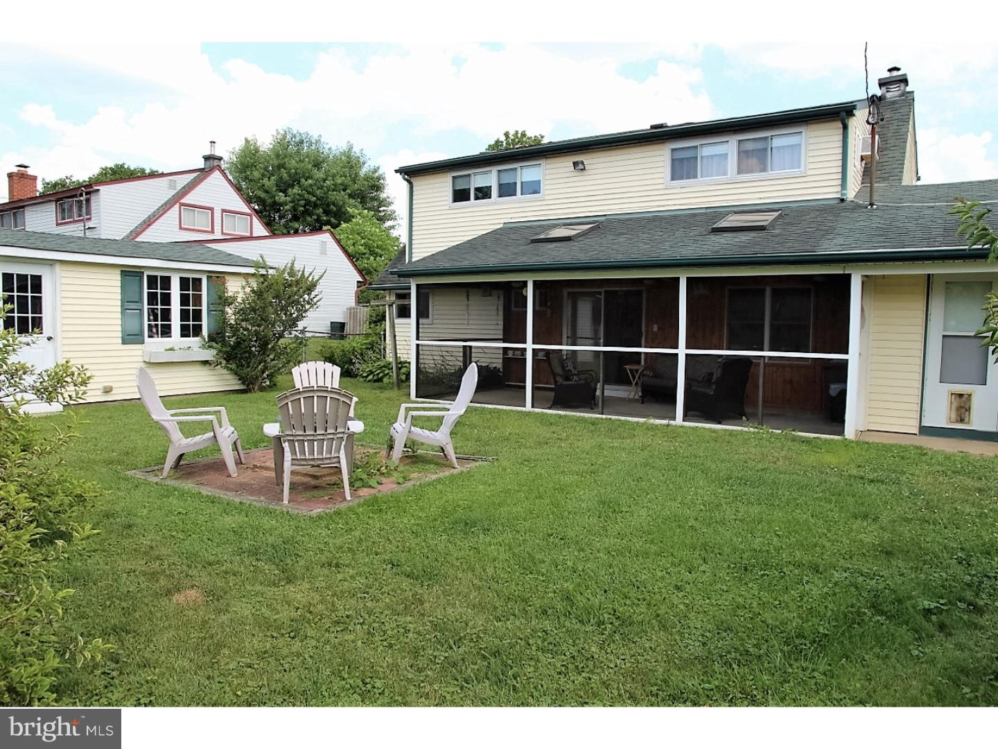 23 Hardy Road Levittown, PA 19056 - Photo 2 of 21 Exterior Back