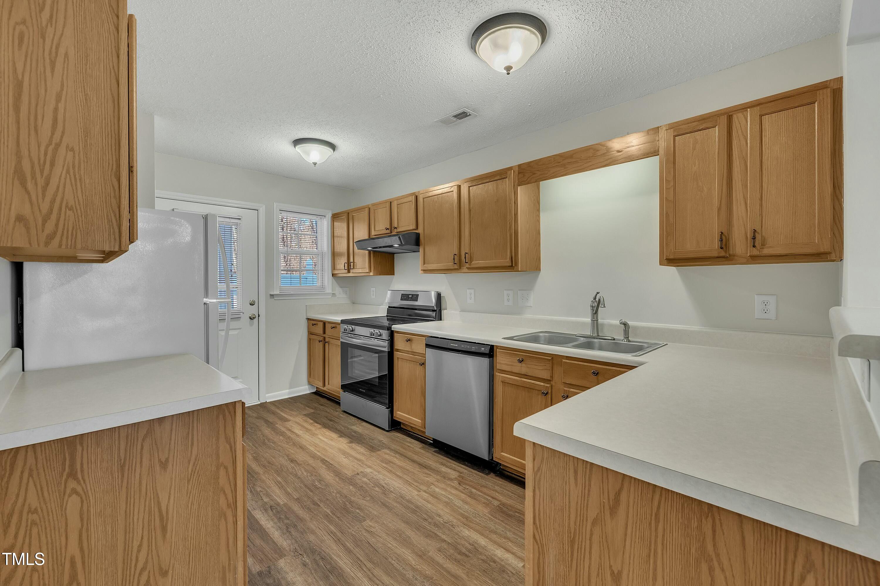 3727 Votive Lane Raleigh, NC 27604 - Photo 11 of 28 tempImagezSOTYx
