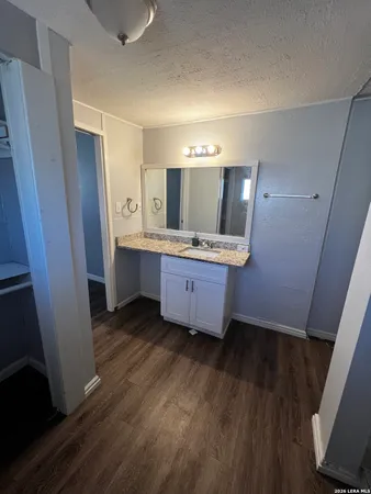 $850 | 351 Overhill Drive, Unit B, San Antonio, TX 78228