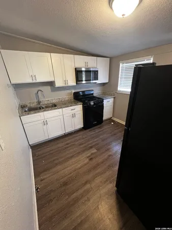 $850 | 351 Overhill Drive, Unit B, San Antonio, TX 78228