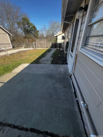 $850 | 351 Overhill Drive, Unit B, San Antonio, TX 78228