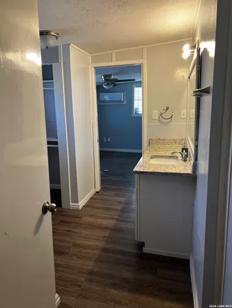 $850 | 351 Overhill Drive, Unit B, San Antonio, TX 78228