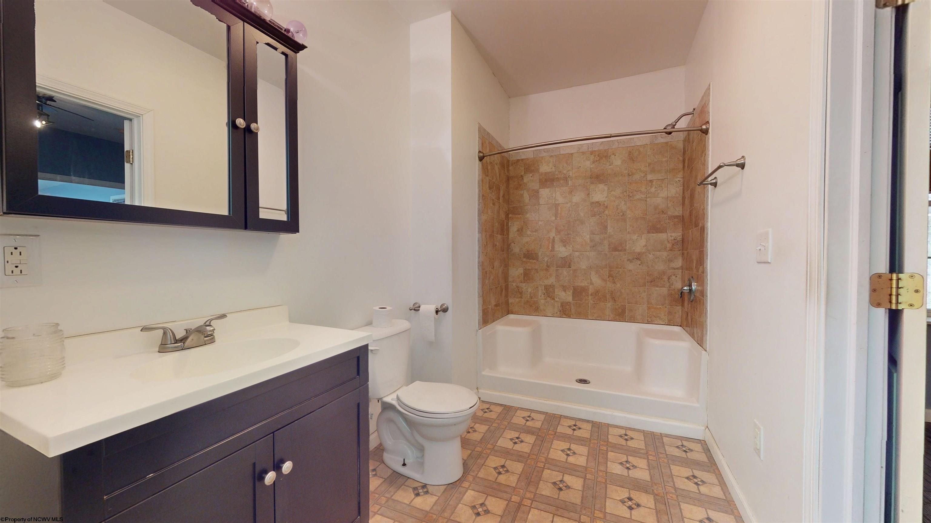 115 Warren Road Fairmont, WV 26554 - Photo 18 of 40 Gallery Image 18