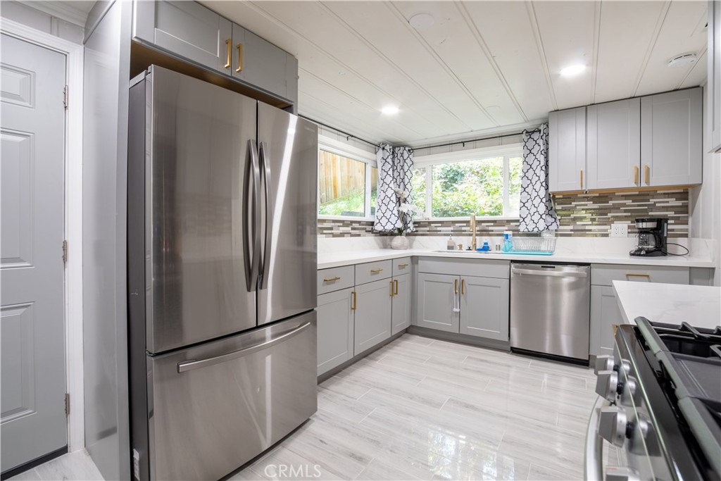 23777 Pioneer Camp Road Crestline, CA 92325 - Photo 3 of 22