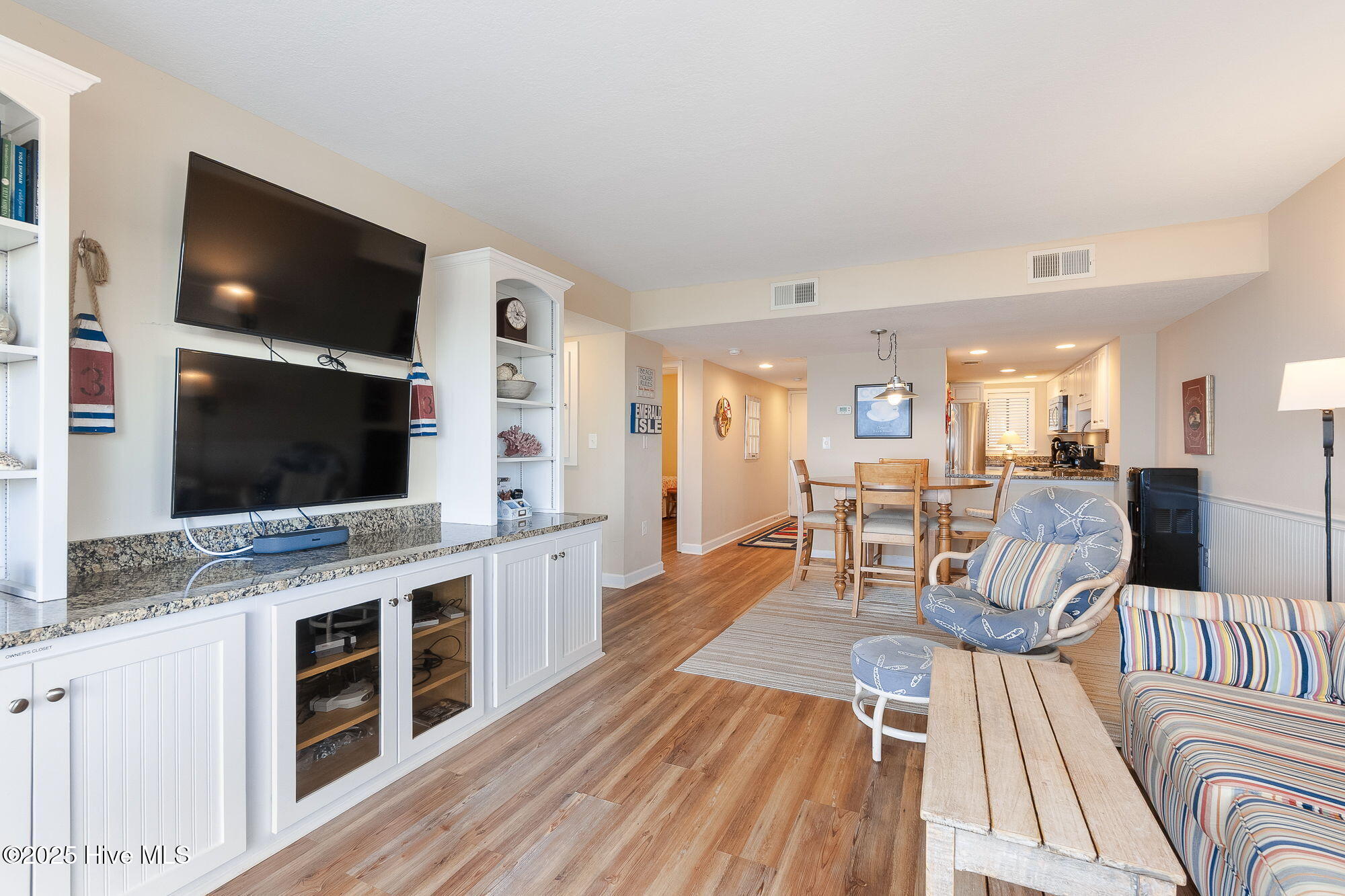 8801 Reed Drive, Unit 612 Emerald Isle, NC 28594 - Photo 9 of 29 33-web-or-mls-chadwick-visuals-8801-reed