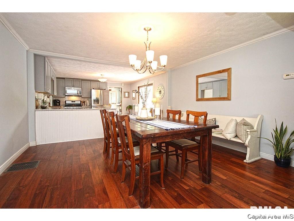 3740 River Road Riverton, IL 62561 - Photo 8 of 36 Gallery Image 8