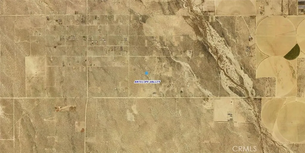 0 R12 Sun Village Los Angeles, CA 90007 - Photo 5 of 9 a bathroom with a shower